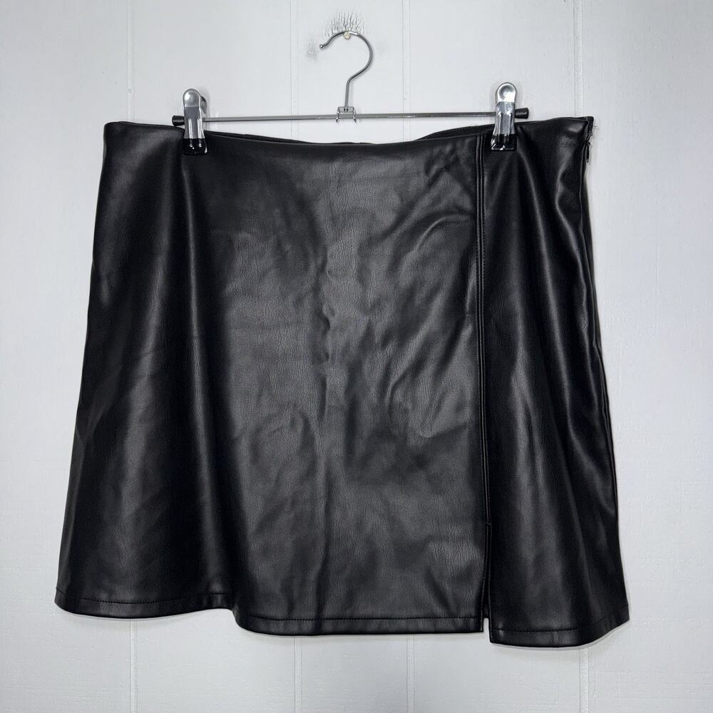 Hollister Women’s Ultra High Rise Faux Leather Mini Skirt Black Size XL